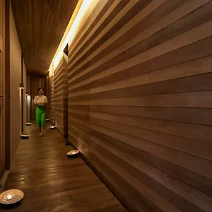 Club By Haadtien Ko Tao